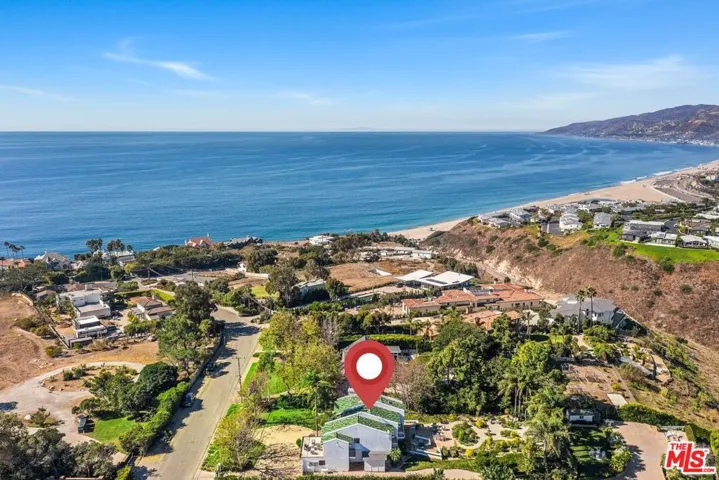 29417 Bluewater Road, Malibu, California 90265