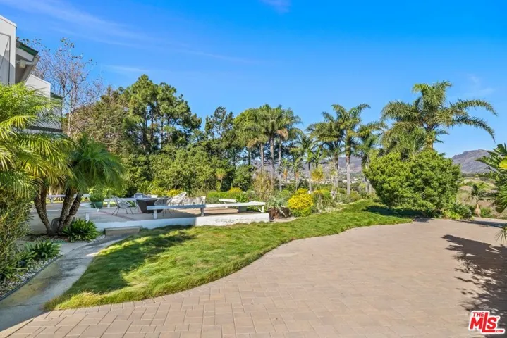 29417 Bluewater Road, Malibu, California 90265