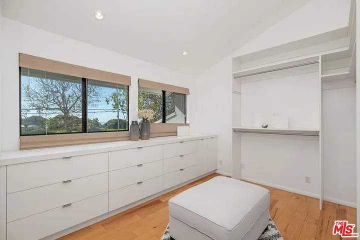 29417 Bluewater Road, Malibu, California 90265