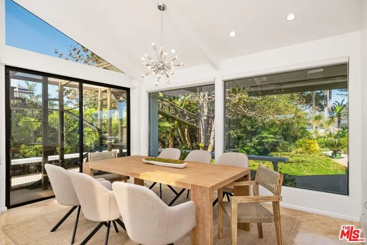 29417 Bluewater Road, Malibu, California 90265