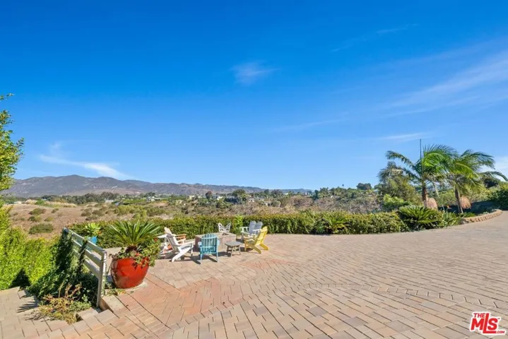 29417 Bluewater Road, Malibu, California 90265