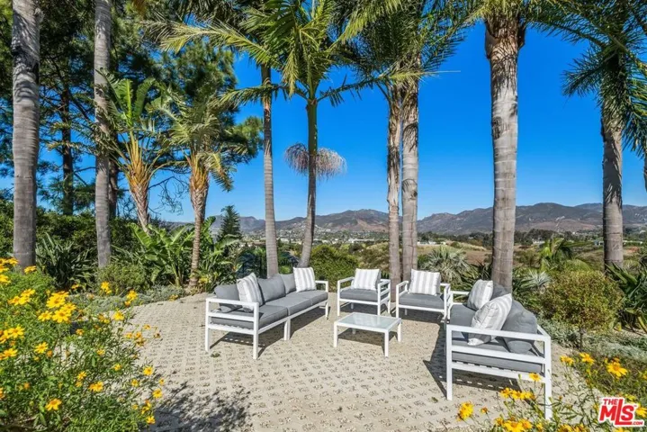 29417 Bluewater Road, Malibu, California 90265