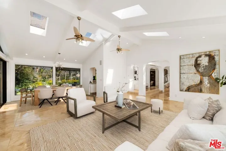 29417 Bluewater Road, Malibu, California 90265