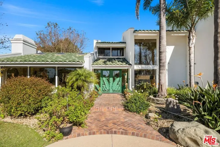 29417 Bluewater Road, Malibu, California 90265