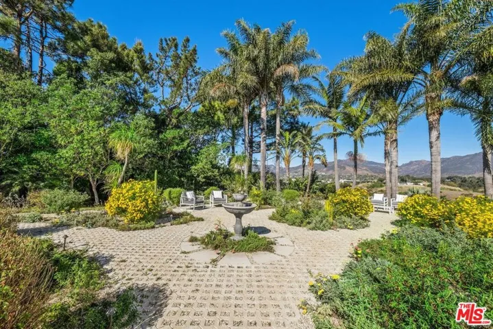 29417 Bluewater Road, Malibu, California 90265