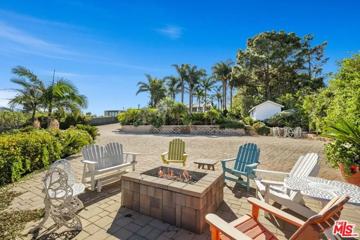 29417 Bluewater Road, Malibu, California 90265