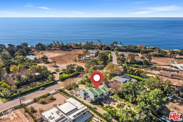29417 Bluewater Road, Malibu, California 90265