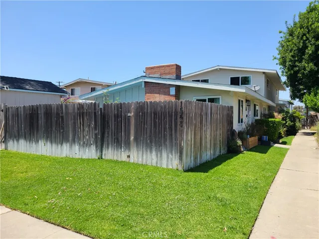 1548 N Elm Avenue, Costa Mesa, California 92626
