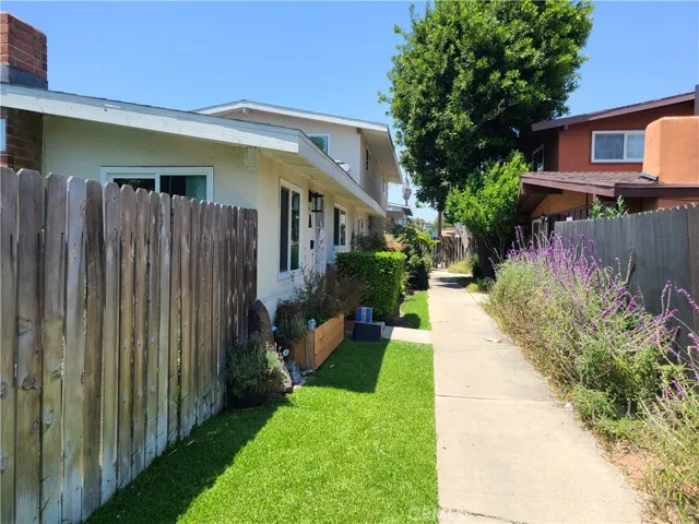 1548 N Elm Avenue, Costa Mesa, California 92626
