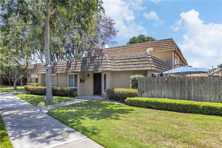 10270 Durango River Court, Fountain Valley, California 92708