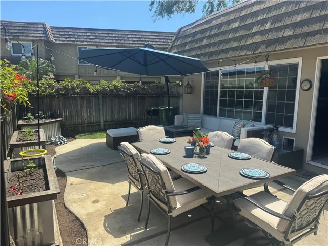 10270 Durango River Court, Fountain Valley, California 92708