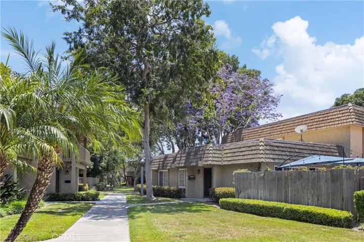 10270 Durango River Court, Fountain Valley, California 92708