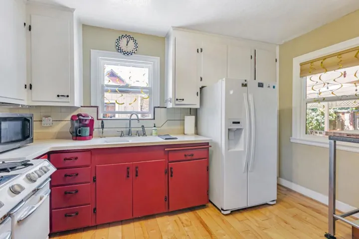 484 E Evelyn Avenue, Sunnyvale, California 94086