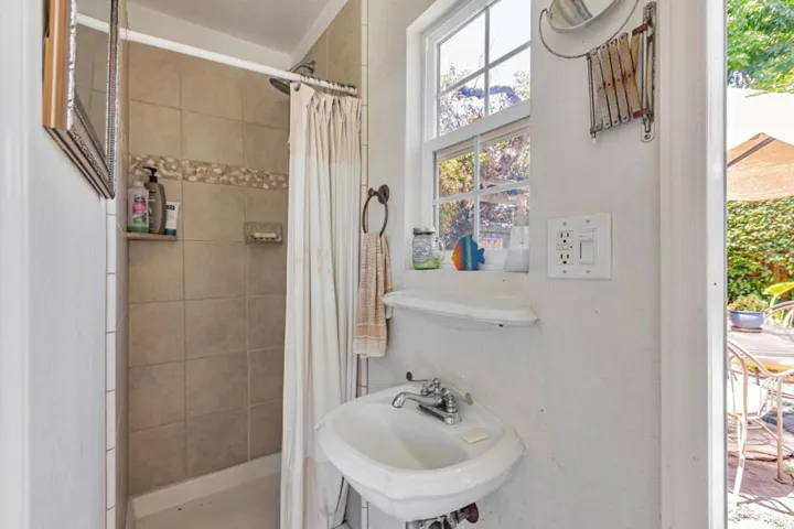 484 E Evelyn Avenue, Sunnyvale, California 94086