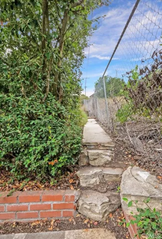27045 Shorewood Road, Rancho Palos Verdes, California 90275