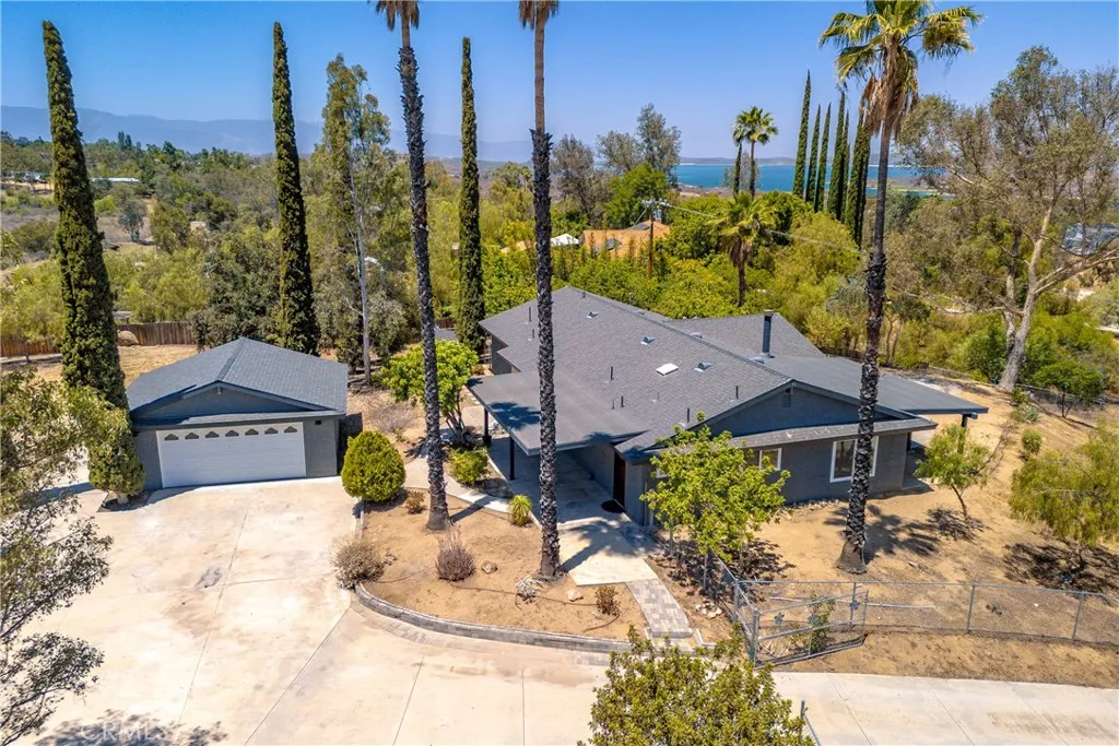 15455 Shelton Drive, Perris, California 92570 home-pic-0