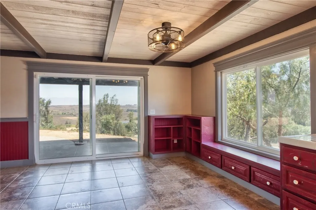 15455 Shelton Drive, Perris, California 92570 home-pic-17