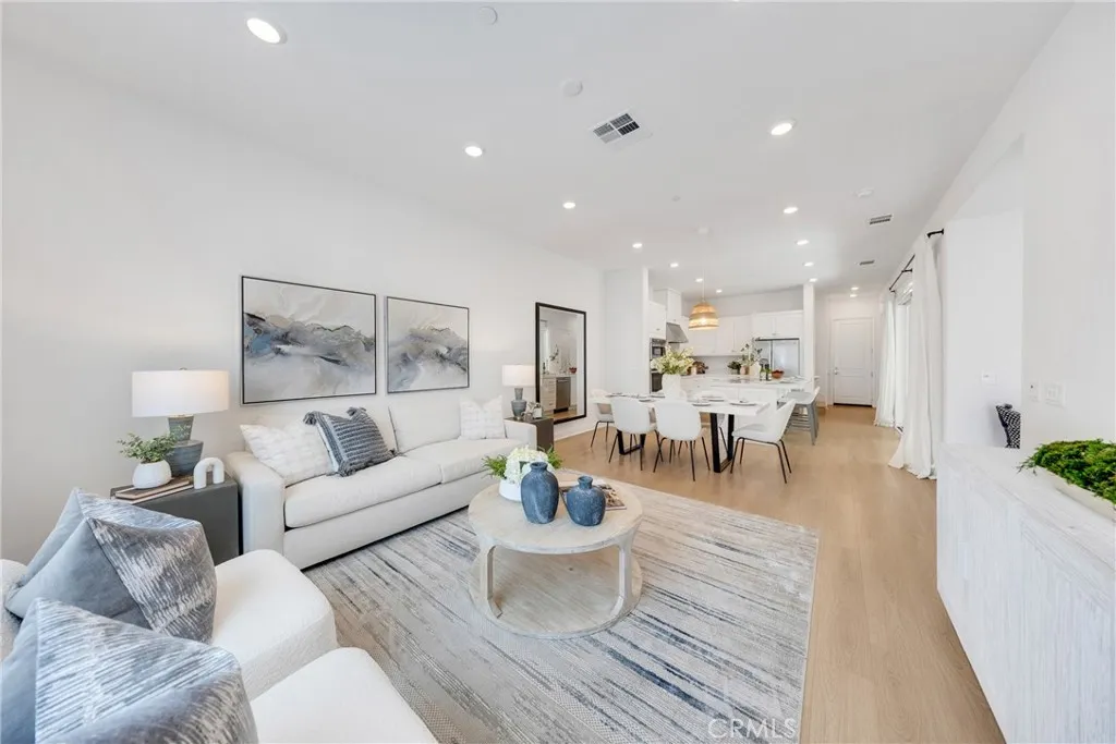 119 Zawn, Irvine, California 92618 home-pic-13