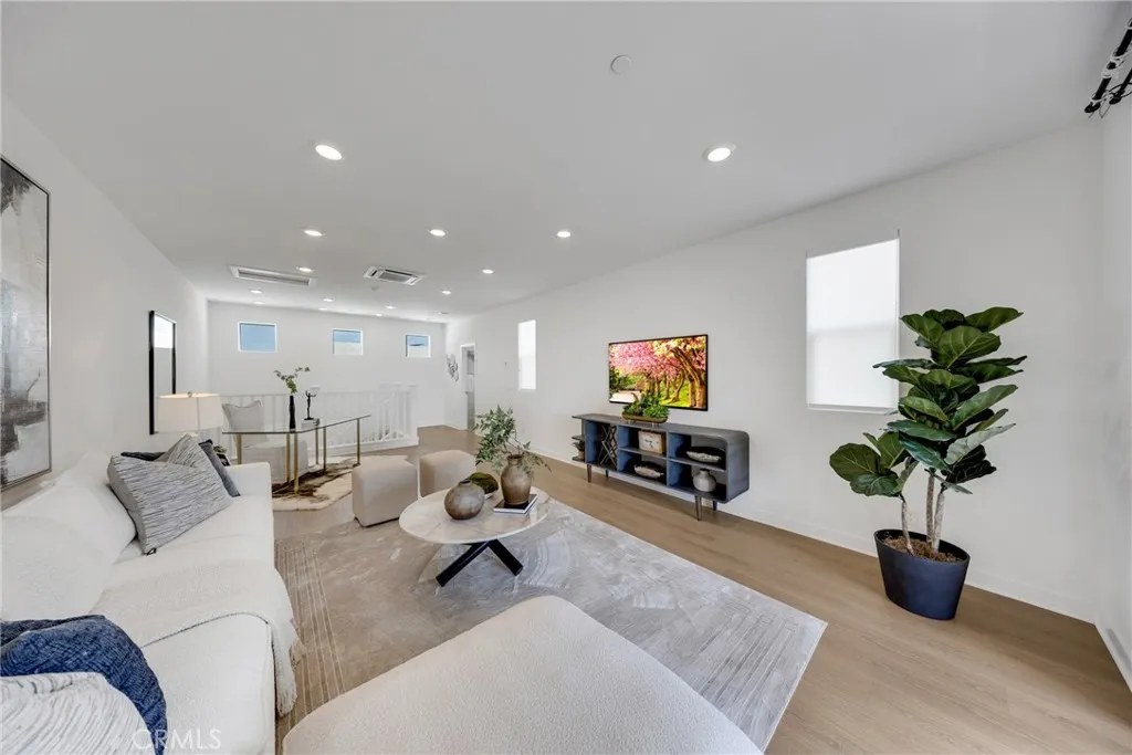 119 Zawn, Irvine, California 92618 home-pic-55