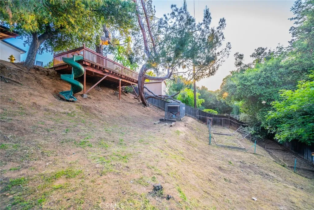 533 Via Vista Dr, Redlands, California 92373 home-pic-9