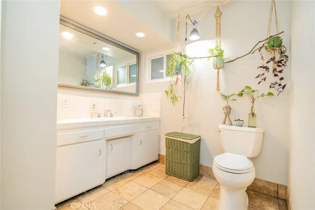 533 Via Vista Dr, Redlands, California 92373 home-pic-37
