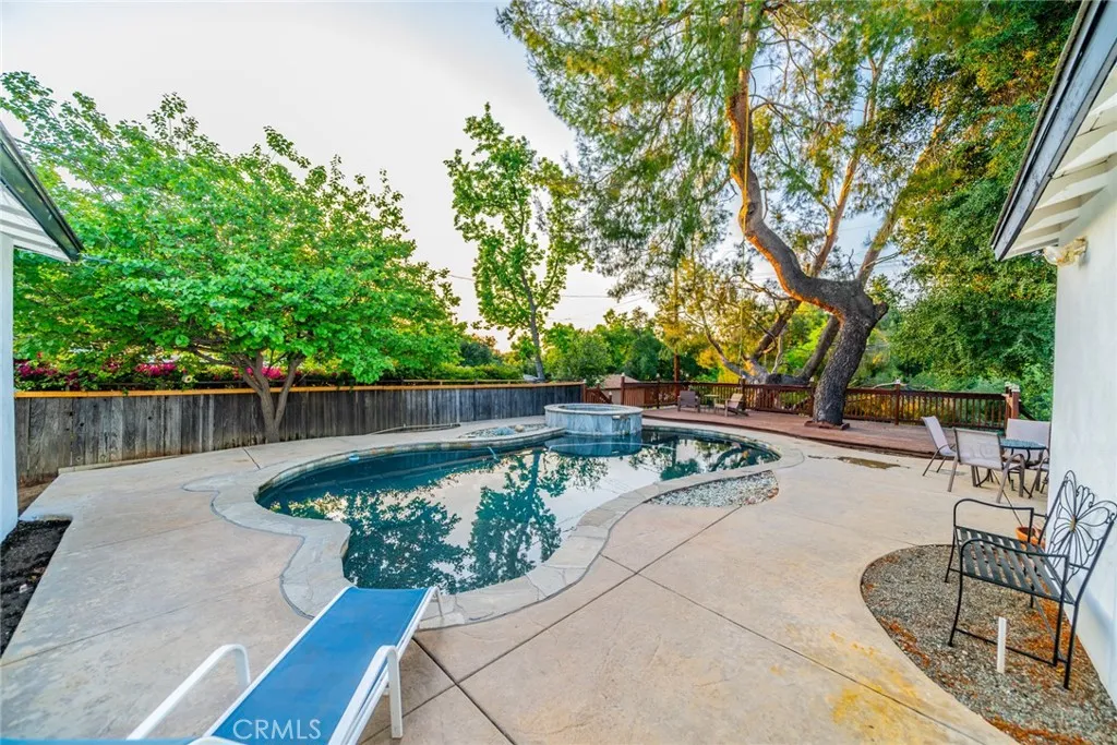 533 Via Vista Dr, Redlands, California 92373 home-pic-13