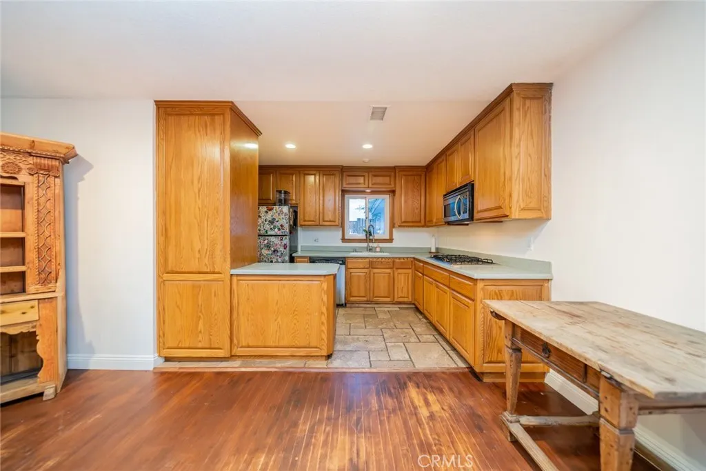 533 Via Vista Dr, Redlands, California 92373 home-pic-24