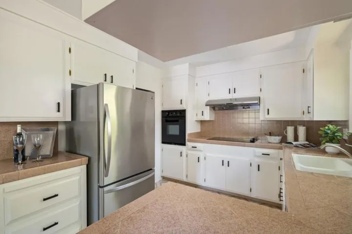 818 Sylvan Avenue, Mountain View, California 94041