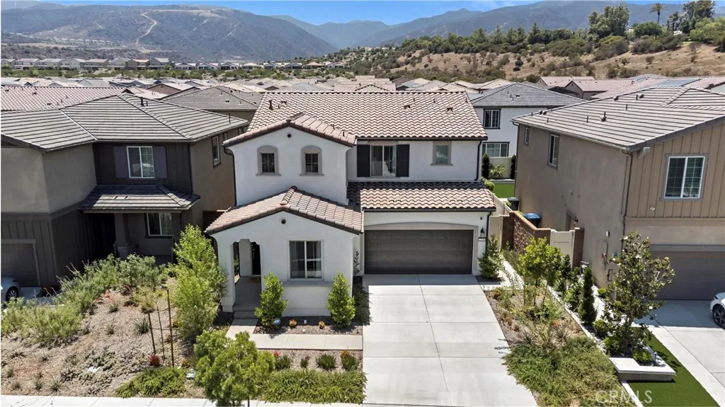 2239 Melogold Way, Corona, California 92883 home-pic-36