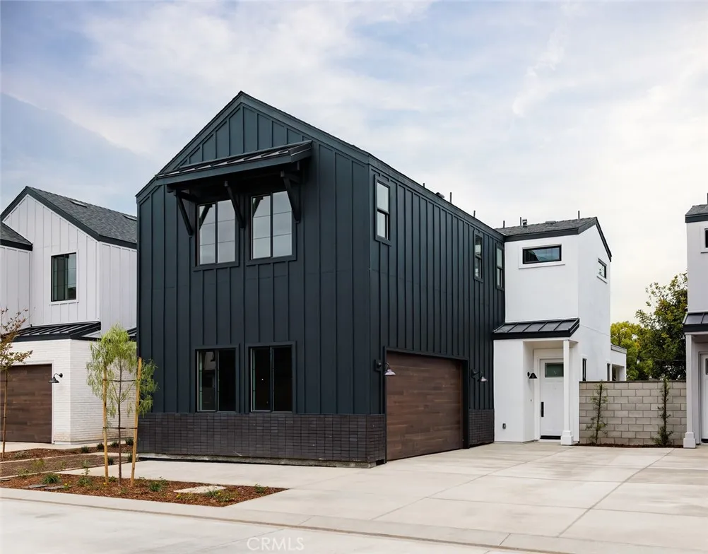 18017 Hazel Court, Fountain Valley, California 92708 home-pic-2