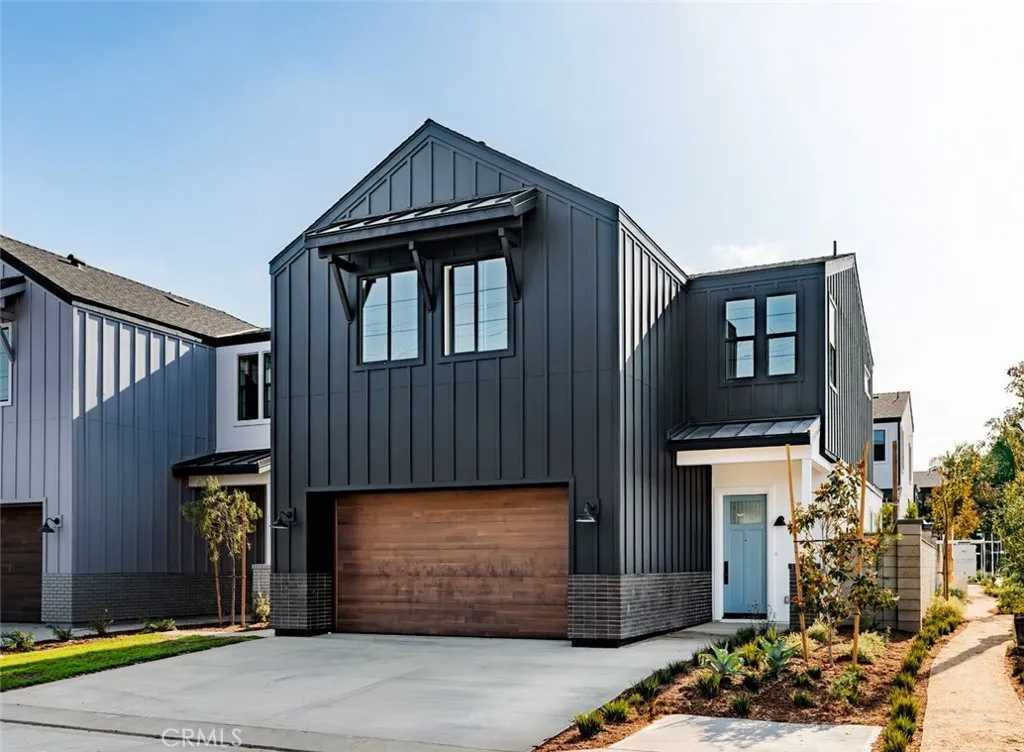 18009 Roch Court, Fountain Valley, California 92708, 3 Bedrooms Bedrooms, ,3 BathroomsBathrooms,Residential,For Sale,Roch Court,OC25141871