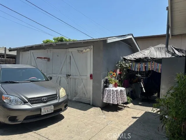 Garage/Carport