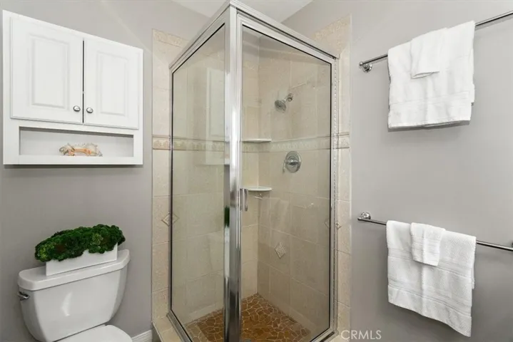 Primary Bathroom_3