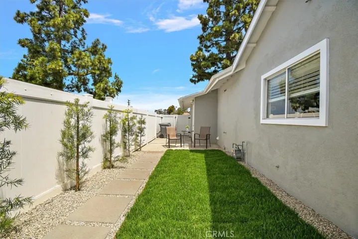 Side yard_2