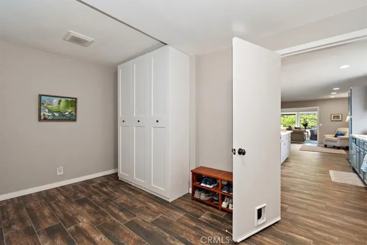 Laundry Room/Storage_2