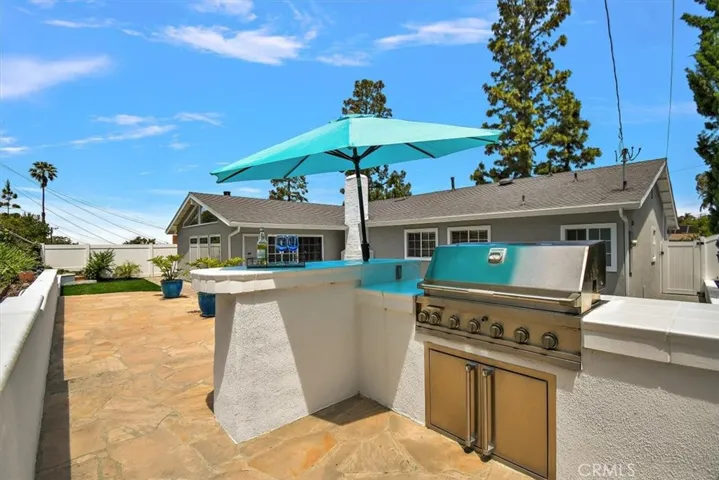 Backyard Built-in BBQ_6