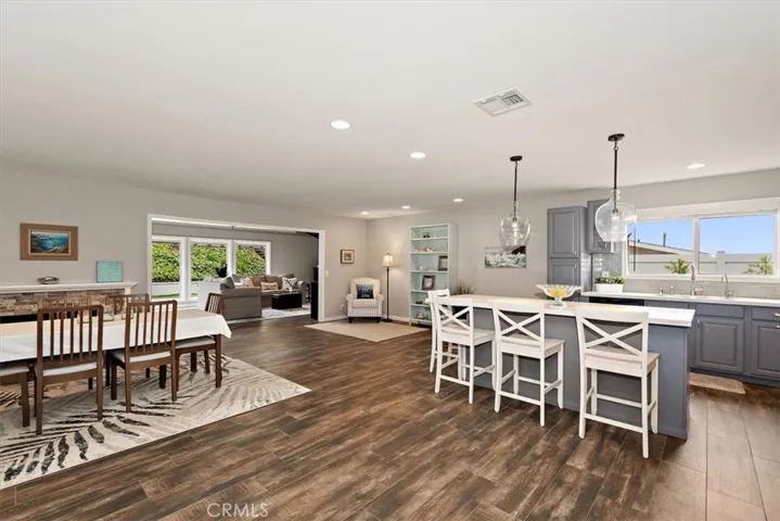 Kitchen/Dining room/Reading Nook