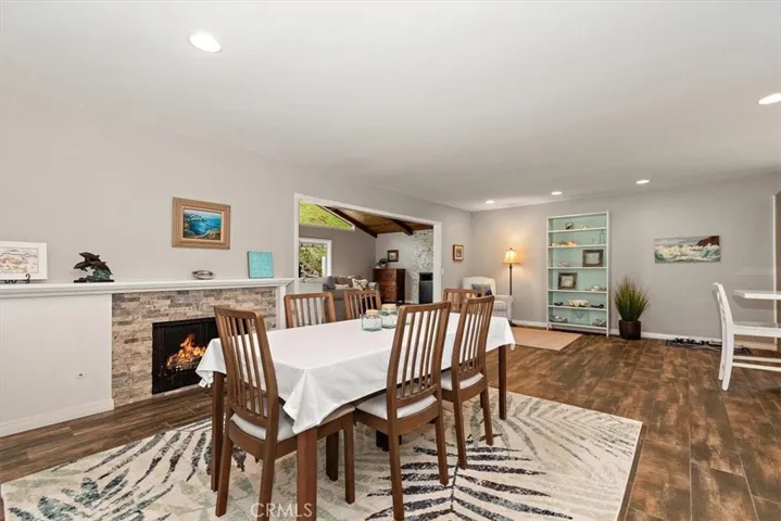 Dining room area_1