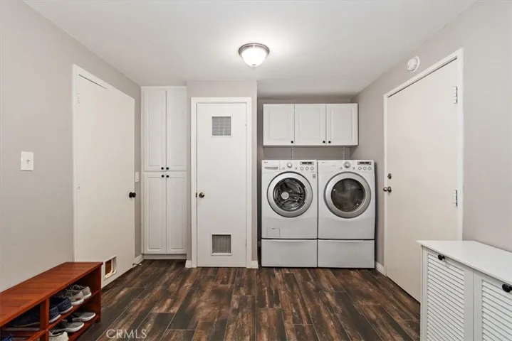 Laundry Room/Storage_1