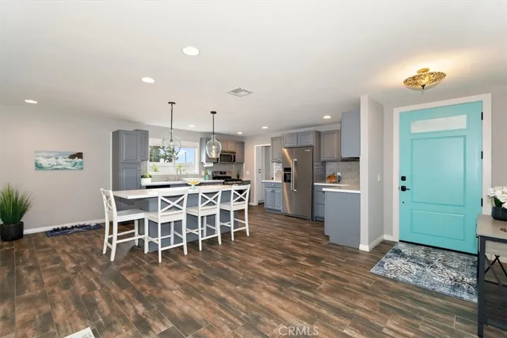 Kitchen/Entry_1