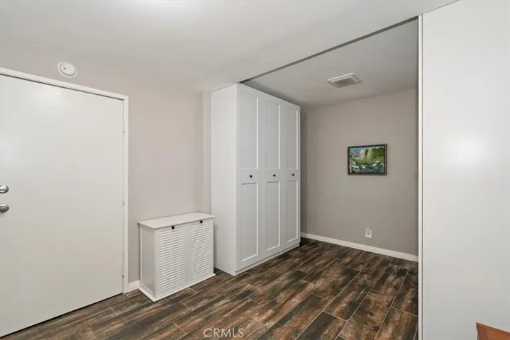 Laundry Room/Storage_3