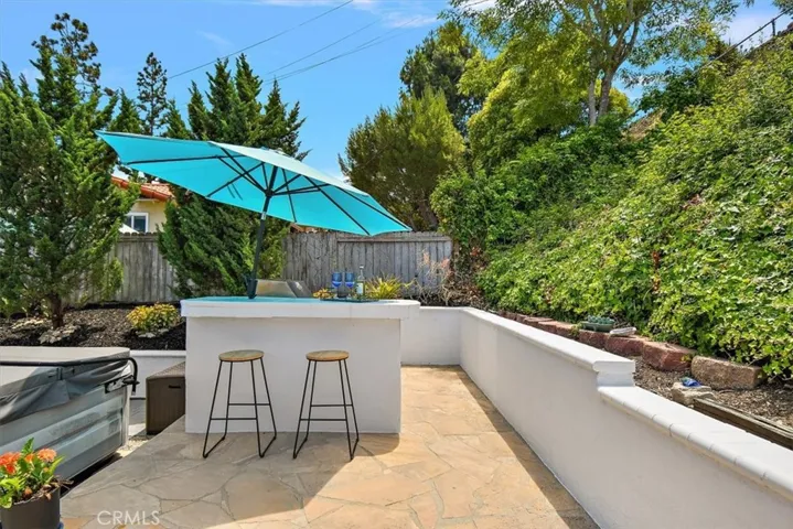 Backyard Built-in BBQ_5