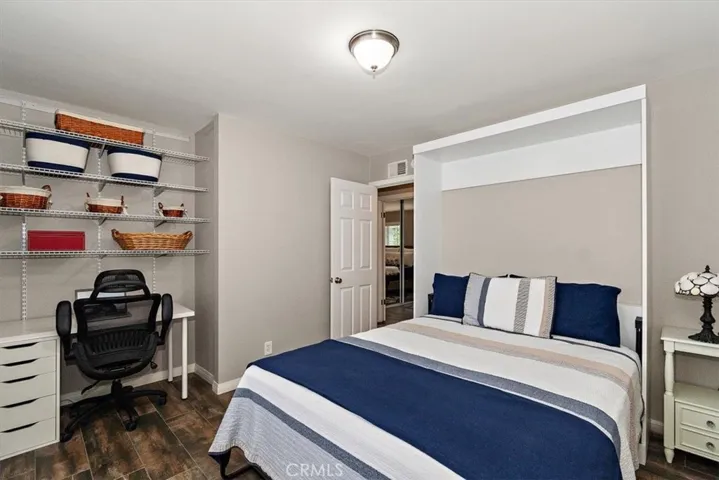 Guest Bedroom_1