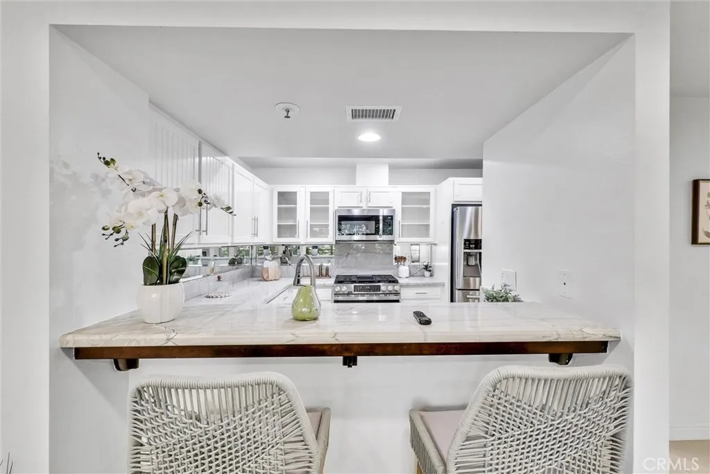260 Cagney Lane 105, Newport Beach, California 92663 home-pic-6