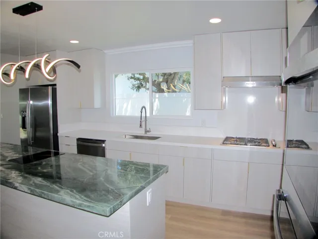 28011 Indian Rock Drive, Rancho Palos Verdes, California 90275