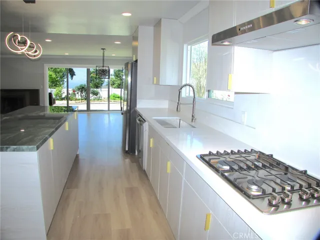 28011 Indian Rock Drive, Rancho Palos Verdes, California 90275