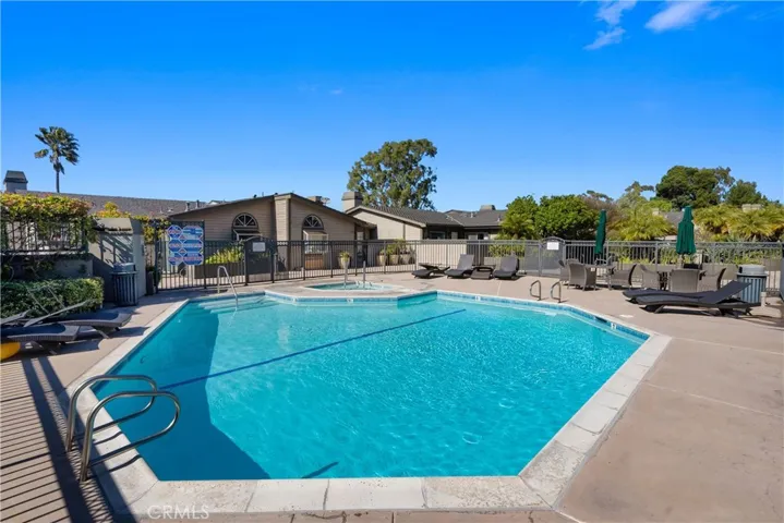 Swimming Pool and Jacuzzi