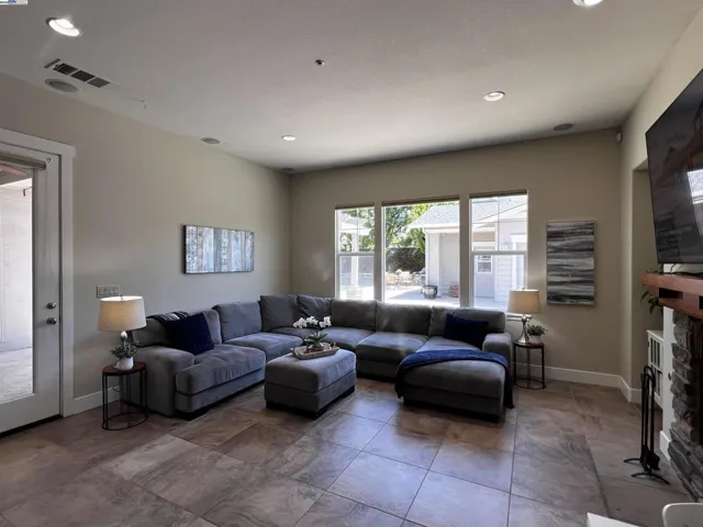 2344 Treadwell St, Livermore, California 94550