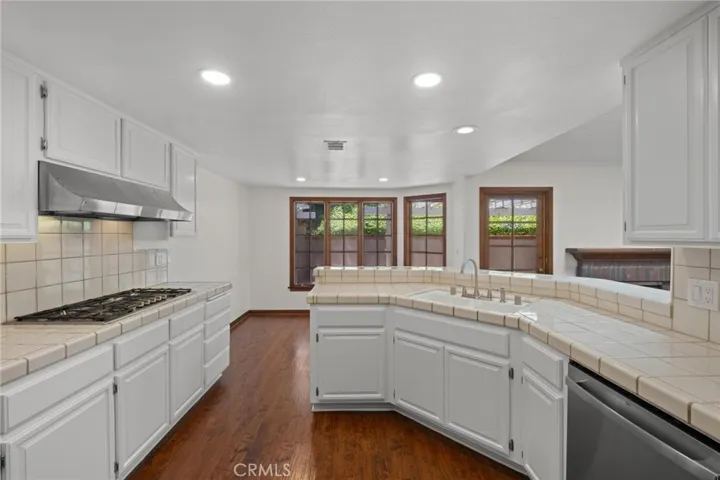 21 W Malaga Place, Manhattan Beach, California 90266