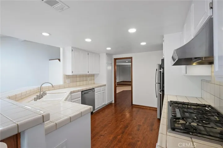 21 W Malaga Place, Manhattan Beach, California 90266